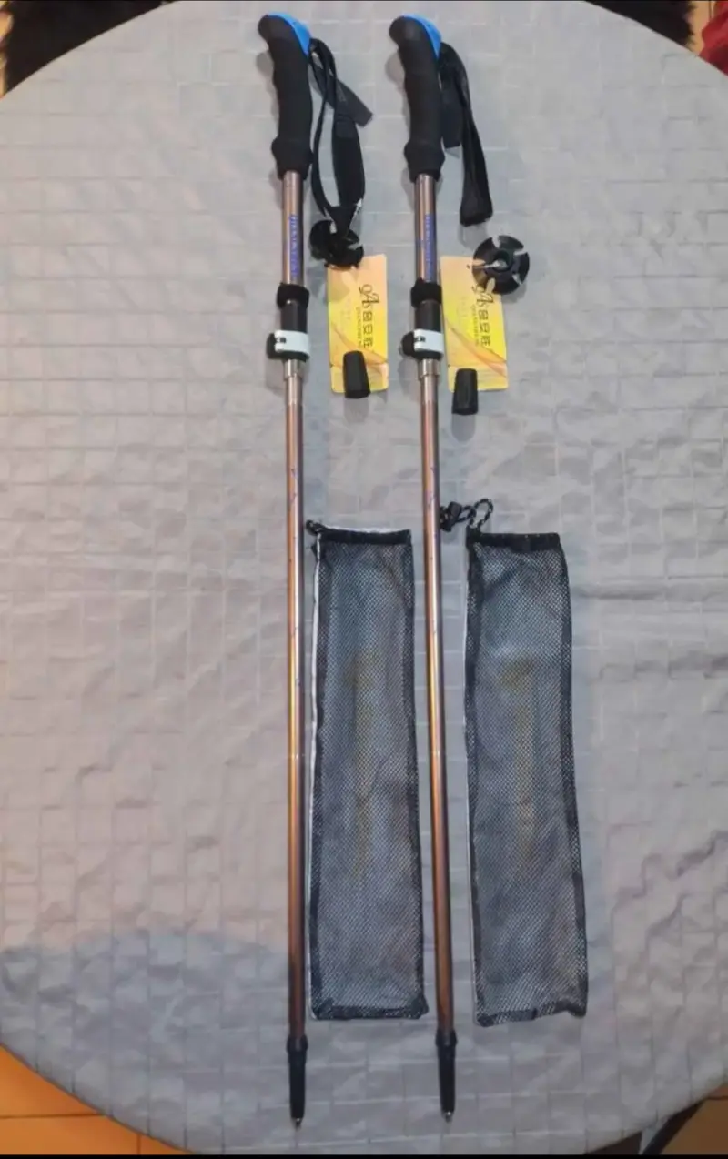 Bastones de trekking ajustables con fundas - 1