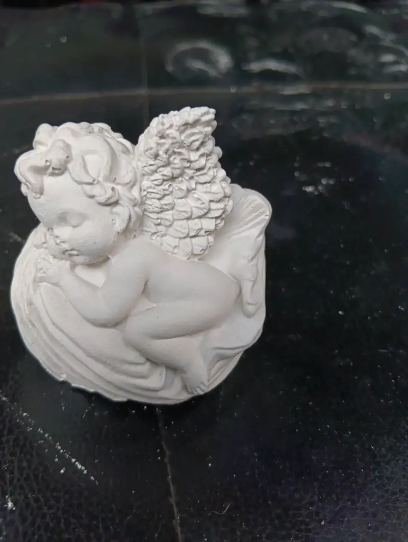 Conjunto de figuras decorativas de cerámica blanca - 3