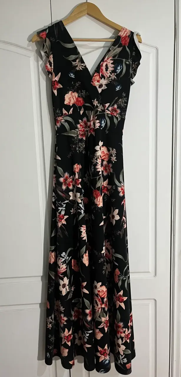 Vestido largo floral negro elegante - 1