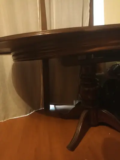 Juego de comedor clásico de madera con sillas - miniatura 3