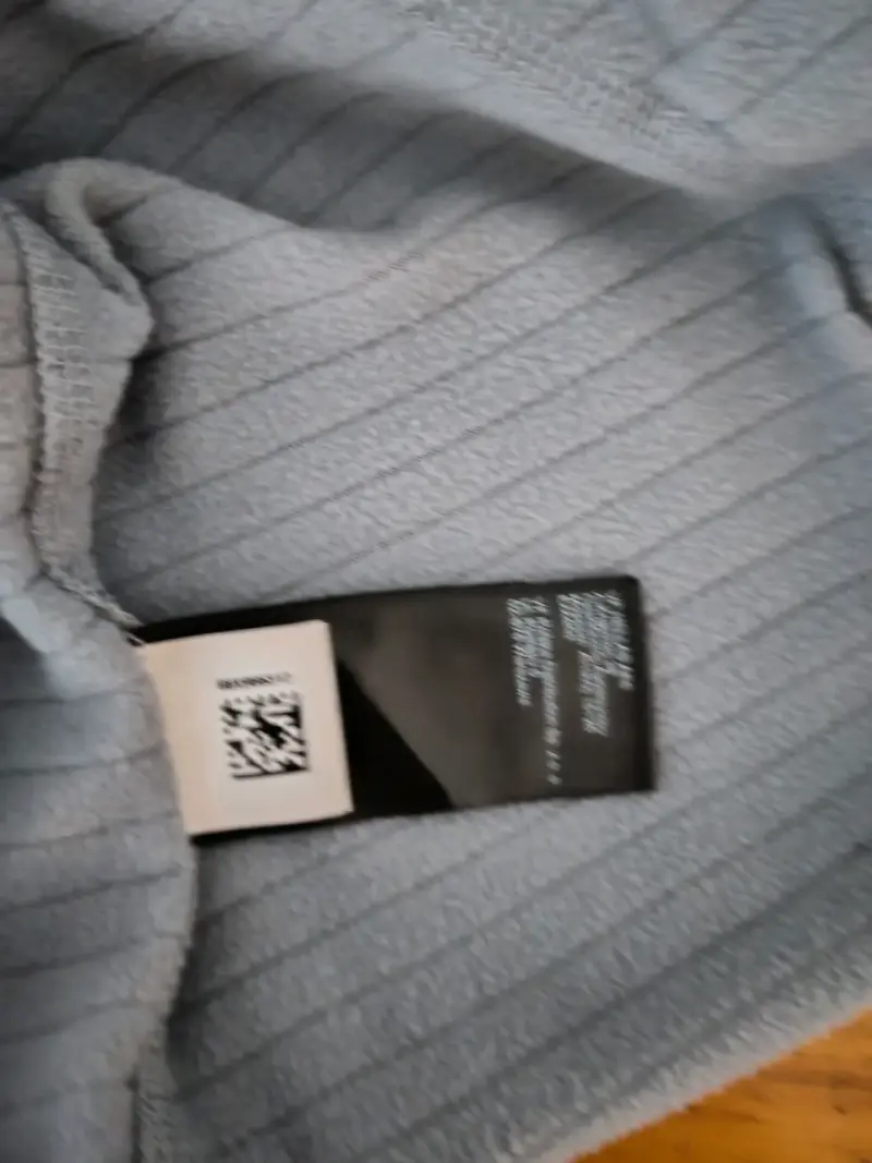 Polerón gris con capucha The North Face para hombre - 5