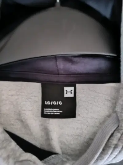 Polerón gris con capucha Under Armour para hombre - miniatura 3
