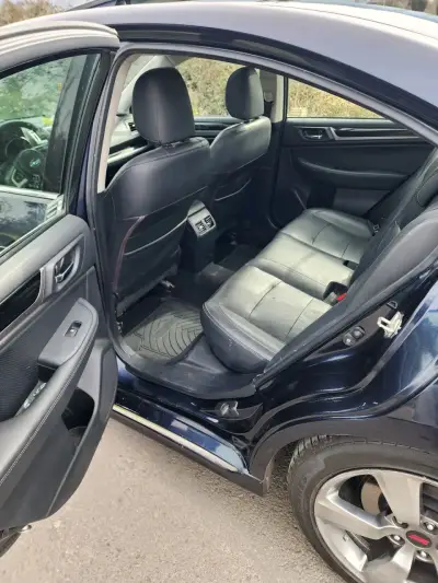 Auto Subaru Legacy 2018 en buen estado - miniatura 5