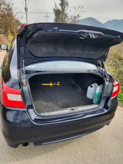 Auto Subaru Legacy 2018 en buen estado - miniatura 10