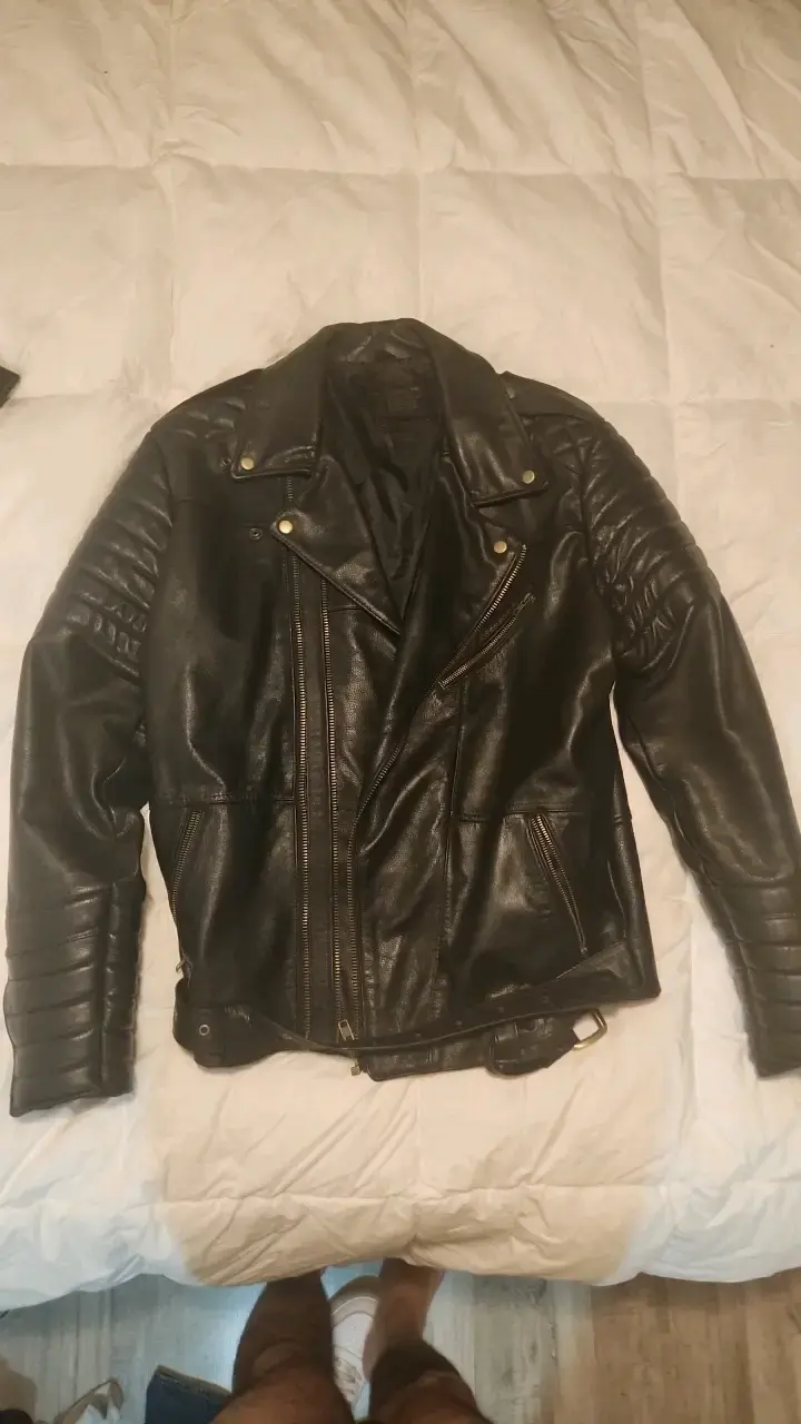 Chaqueta de cuero negra estilo motociclista - 1