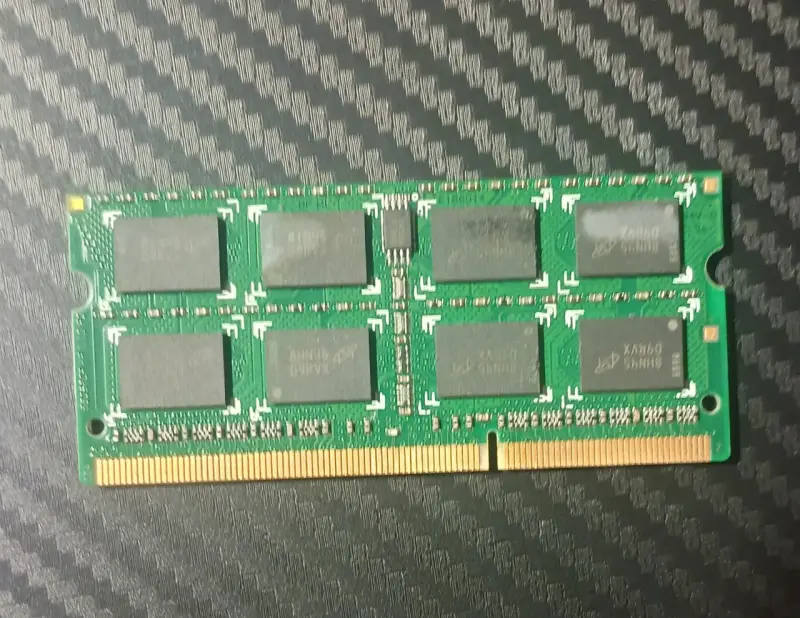 Memoria RAM Crucial 8GB DDR3L 1600 SODIMM - 3
