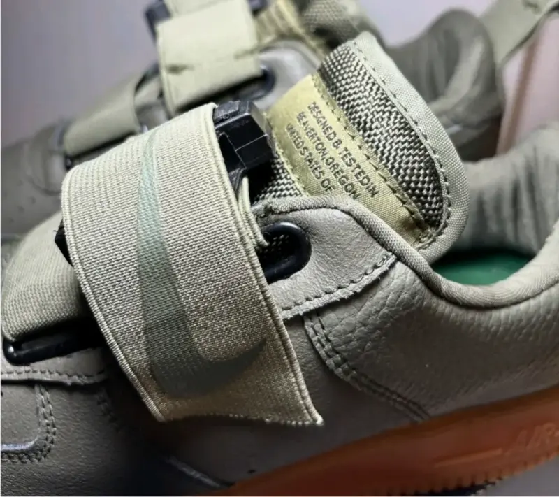 Zapatillas deportivas verdes con suela de goma - 1