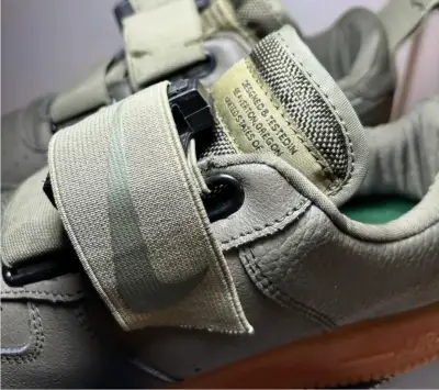 Zapatillas deportivas verdes con suela de goma - miniatura 1