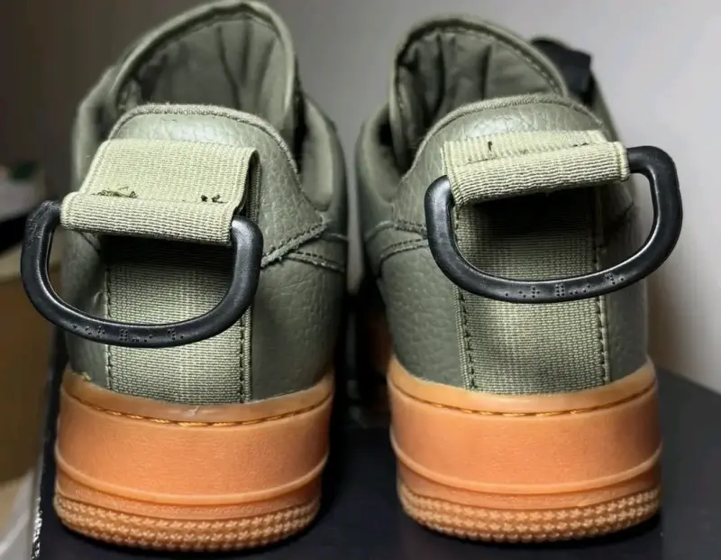 Zapatillas deportivas verdes con suela de goma - 2