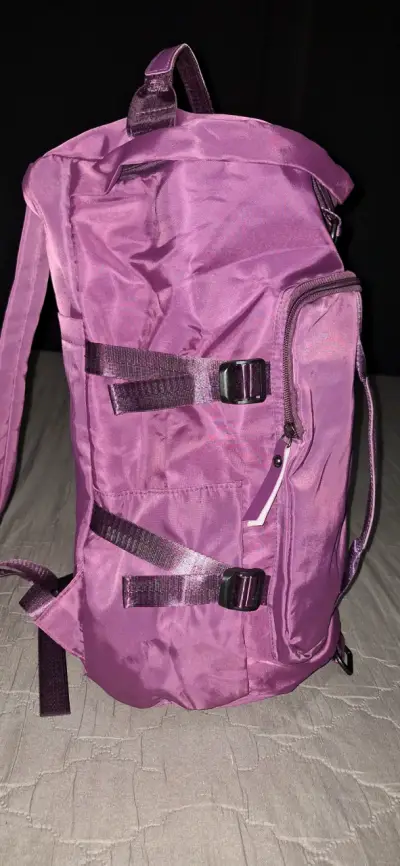 Mochila morada con múltiples compartimentos - miniatura 4