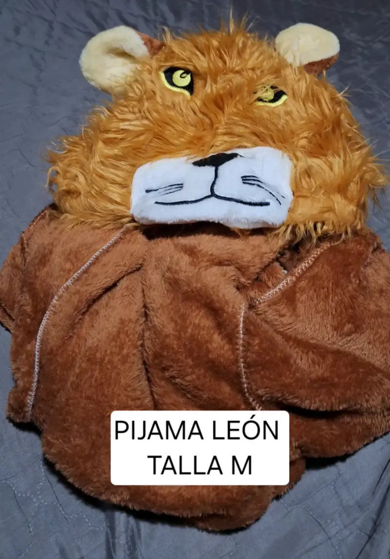 Pijama enterizo de león talla M