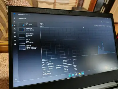 Laptop Lenovo Core i3 10ma Gen 4GB RAM - miniatura 3