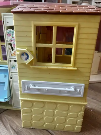 Casa de muñecas plegable  con muebles y decoracion - miniatura 6