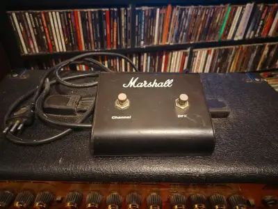 Amplificador Marshall MG50DFX con footswitch l - miniatura 2