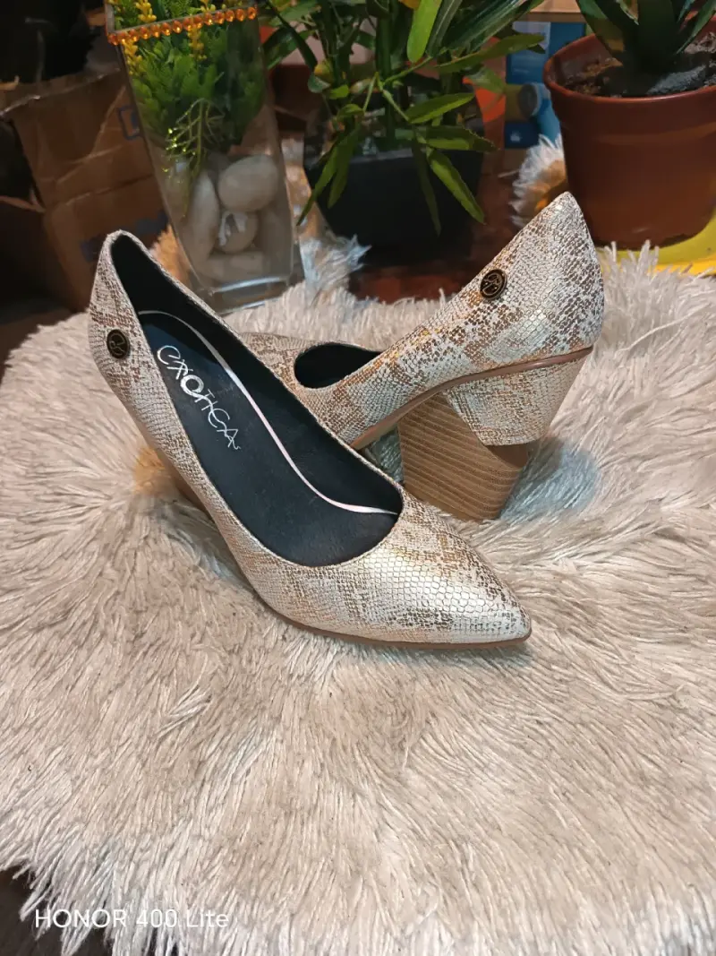 Zapatos de tacón alto Exótica en color dorado - 2