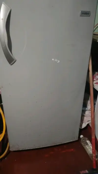 Refrigerador Mabe en buen estado - miniatura 2