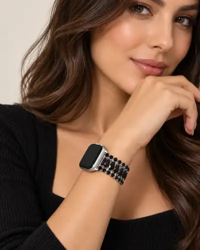 Correa de reloj negra con diseño de joyería - miniatura 1