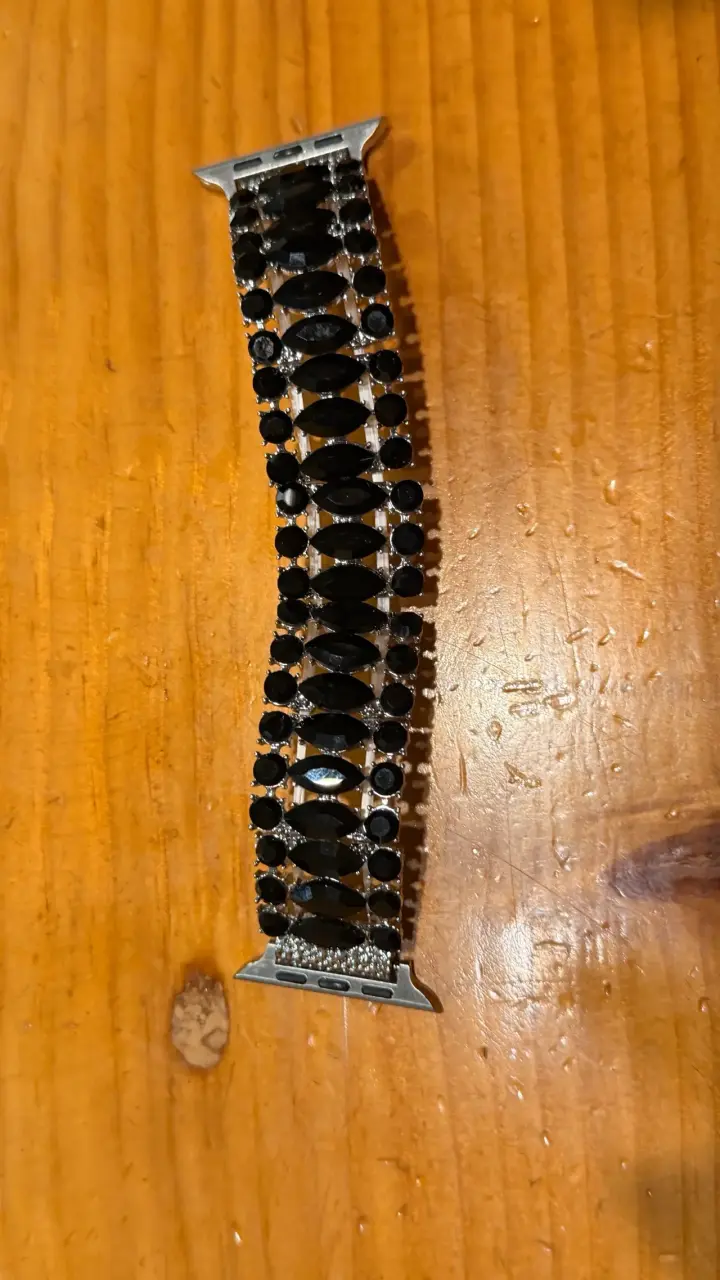 Correa de reloj negra con diseño de joyería - 2