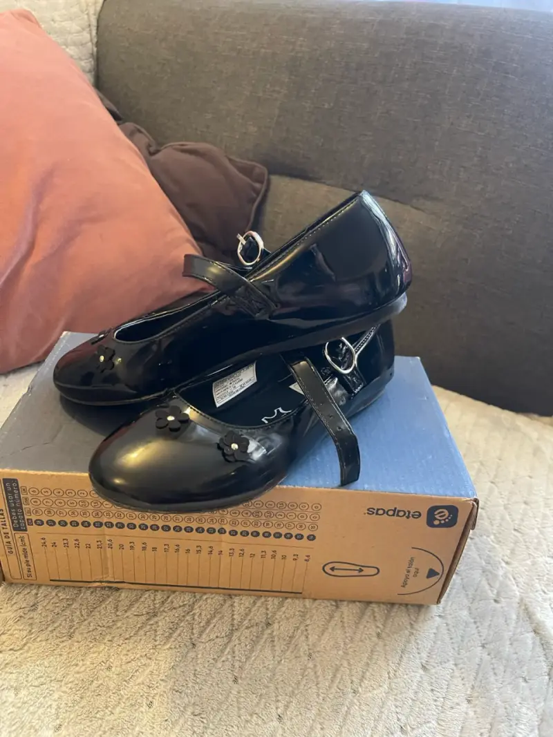 Zapatos de charol negros para niña con hebilla - 1