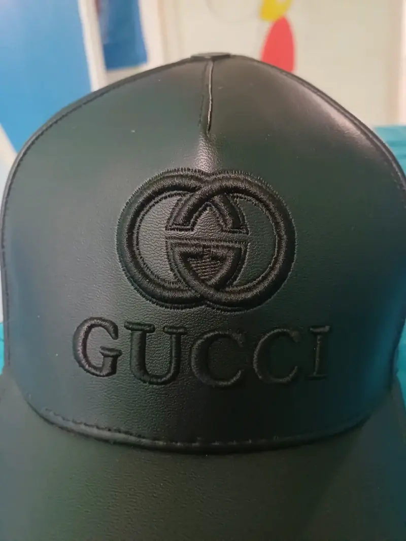 Gorra de cuero negra GG - 5