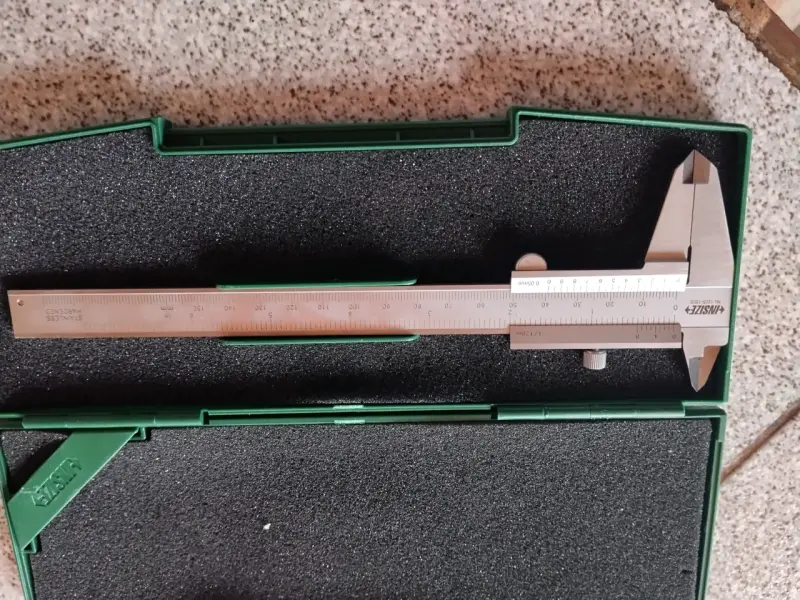 Calibrador Vernier de Acero Insize en Estuche