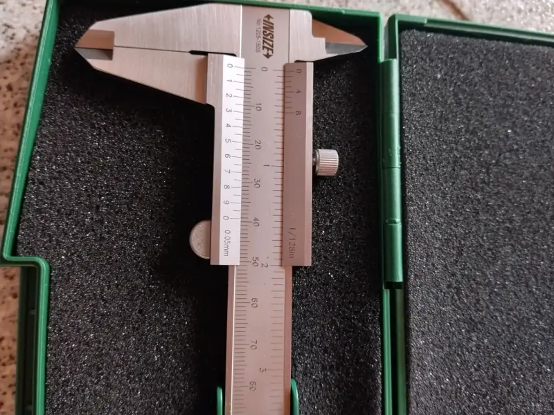 Calibrador Vernier de Acero Insize en Estuche - 3