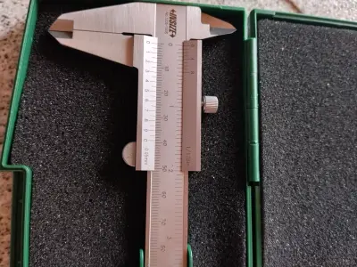 Calibrador Vernier de Acero Insize en Estuche - miniatura 3
