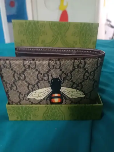 Billetera Gucci con diseño de abeja - miniatura 1