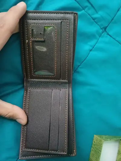 Billetera Gucci con diseño de abeja - miniatura 2