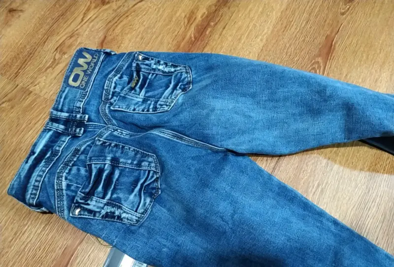 Jeans azul con cierres en tobillos para mujer - 2