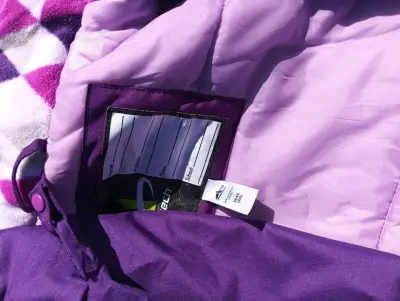 Chaqueta de invierno para niña morada con diseño - miniatura 4