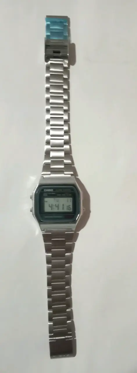 Reloj digital Casio vintage resistente al agua - 2