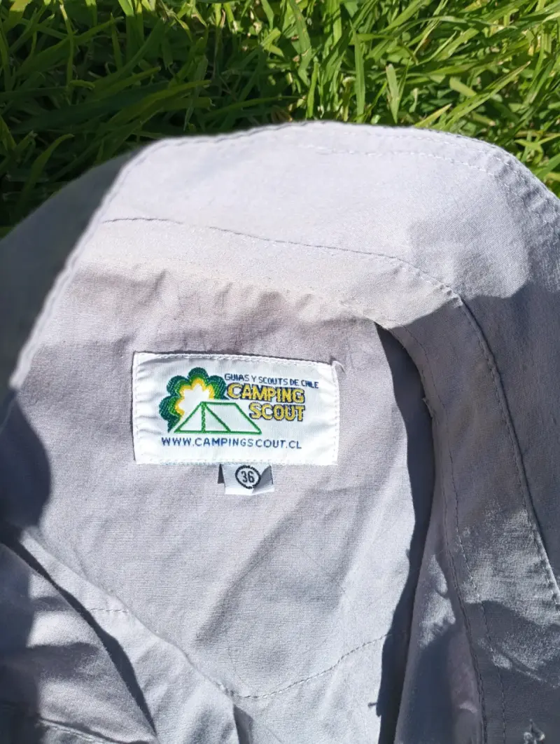 Camisa Scout Gris con Parches - 4