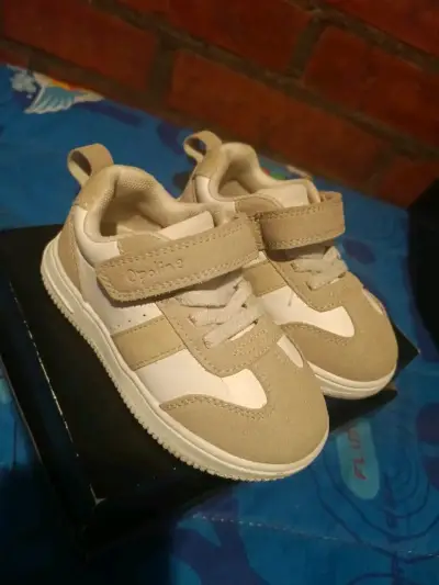 Zapatillas deportivas para niños Puma negras y rojas - miniatura 3