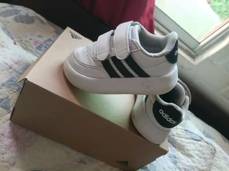 Zapatillas deportivas para niños Puma negras y rojas - 6