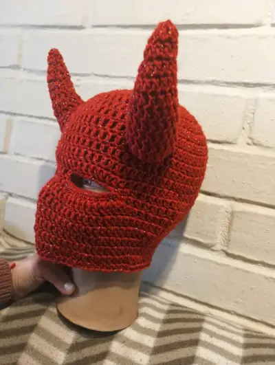 Pasamontañas tejido rojo con orejas de diablo - miniatura 1