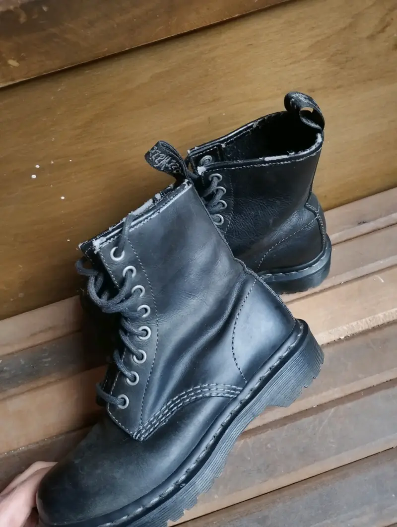 Botas de cuero negro estilo militar - 4
