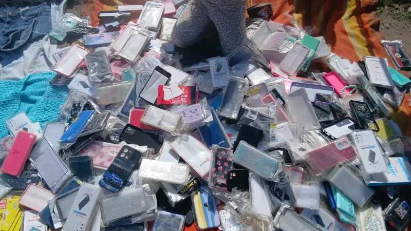 Lote de carcasas para celulares de varios modelos - 1