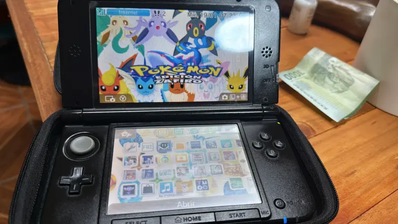 Consola Nintendo 3DS XL Edición Pokémon Zafiro - 2