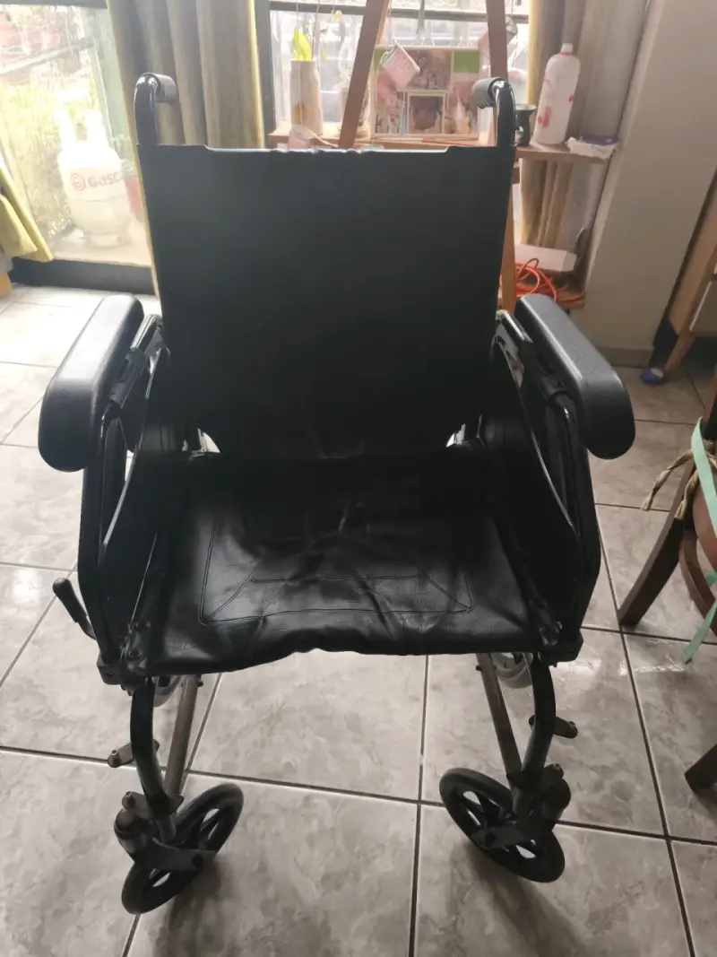 Silla de Ruedas Blunding Plegable Negra - 2