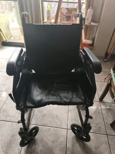 Silla de Ruedas Blunding Plegable Negra - miniatura 2