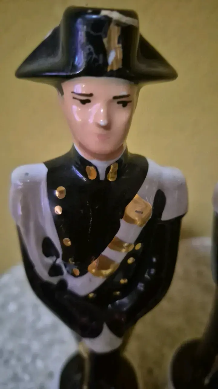 Figuras decorativas de licor Galliano - 3