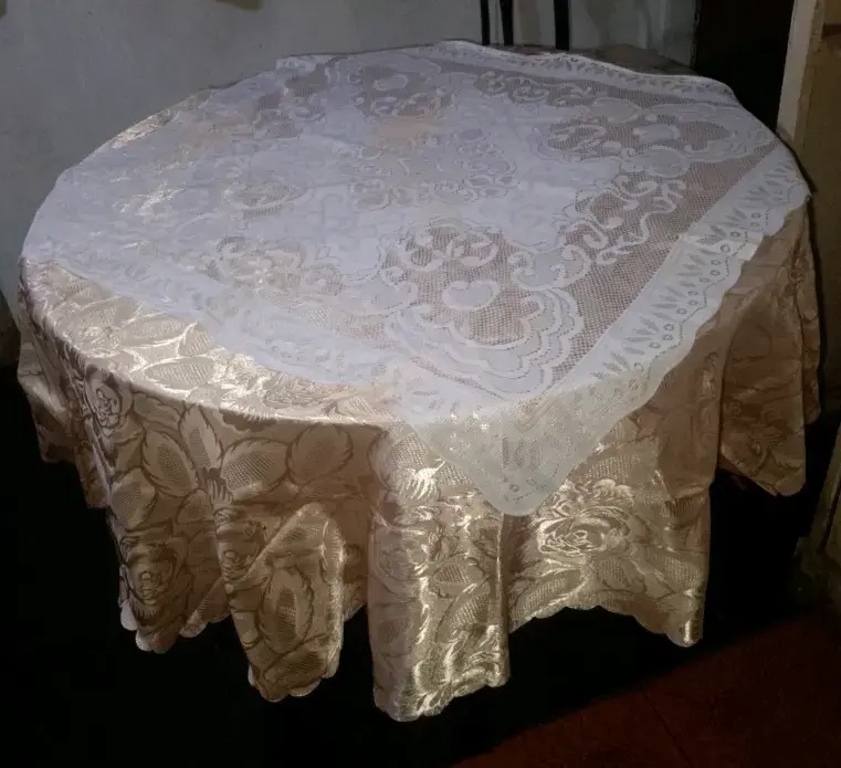 Juego de comedor de vidrio y metal con sillas - 1