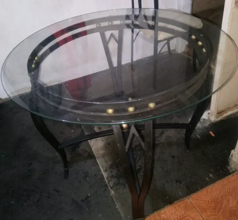 Juego de comedor de vidrio y metal con sillas - 2