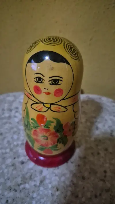 Muñecas Matrioskas Rusas de Madera Pintadas a Mano - miniatura 1