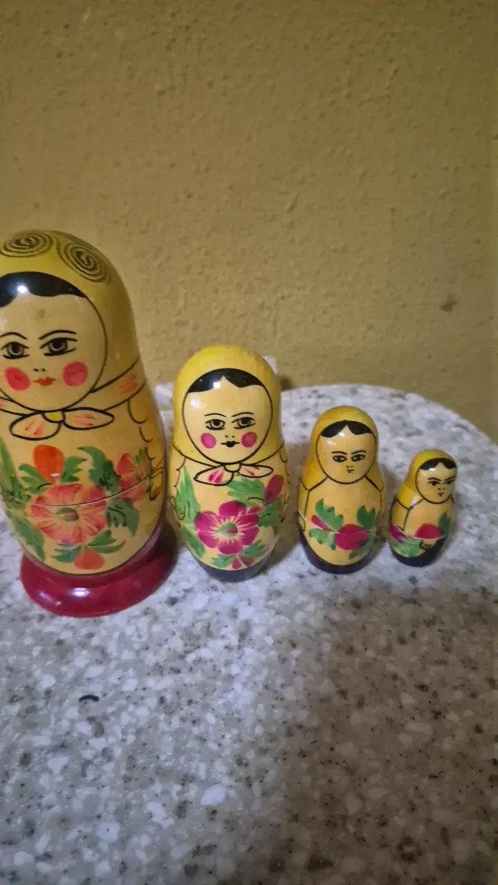 Muñecas Matrioskas Rusas de Madera Pintadas a Mano - 2
