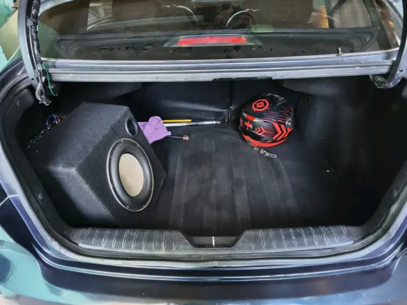Auto Kia con motor en buen estado y sistema Android - 4