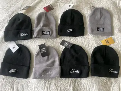 Set de gorros de lana Nike y The North Face - miniatura 1