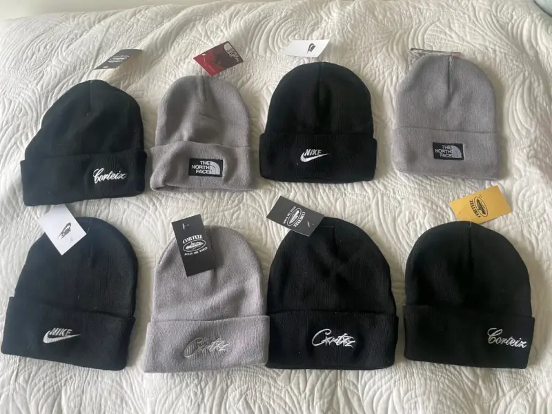 Set de gorros de lana Nike y The North Face - 2