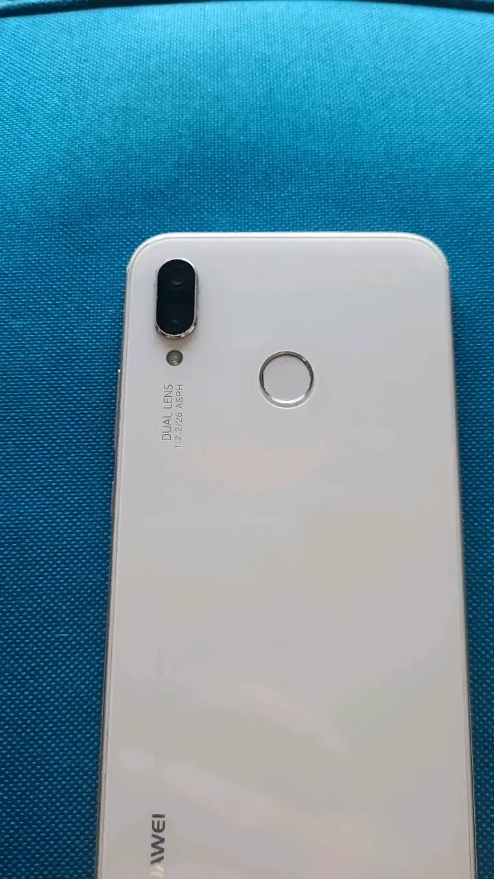 Smartphone Huawei con cámara dual y lector de huellas - 3